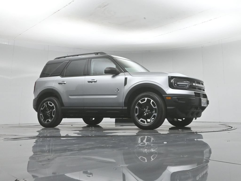 Certified 2023 Ford Bronco Sport Outer Banks w/ Tech Package AWD/4WD image 4