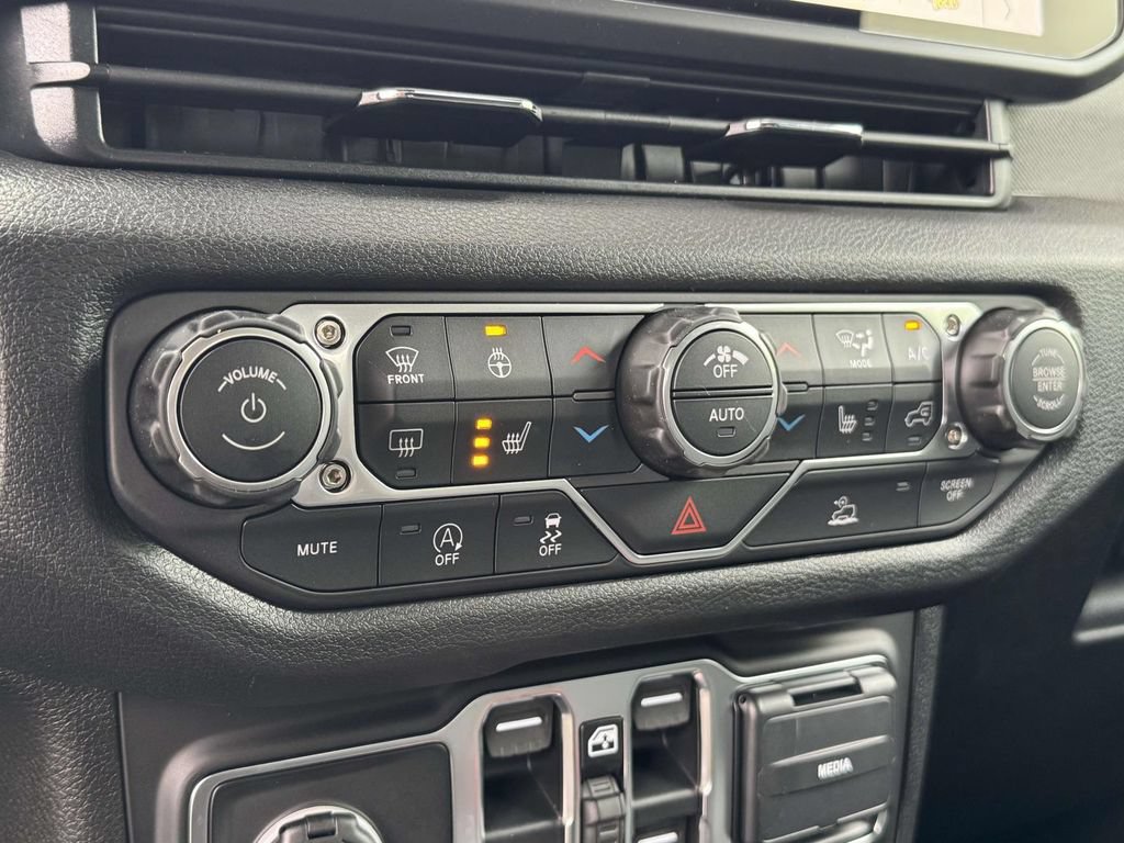 New 2026 Jeep Gladiator Sport AWD/4WD image 19