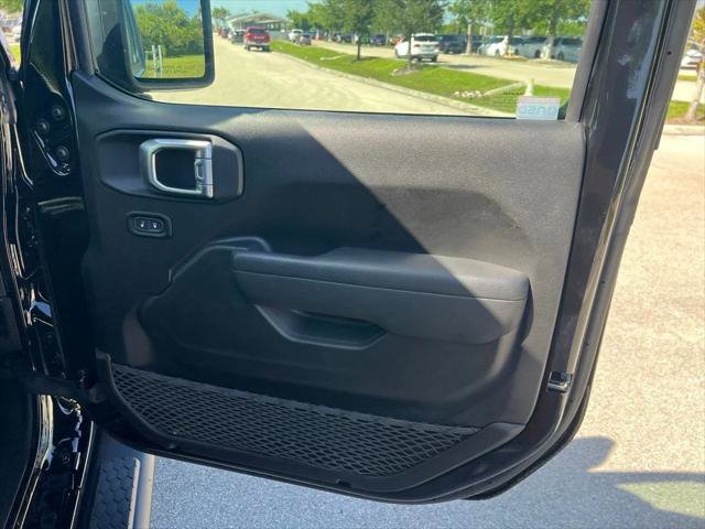 Certified 2025 Jeep Wrangler Sport AWD/4WD image 18