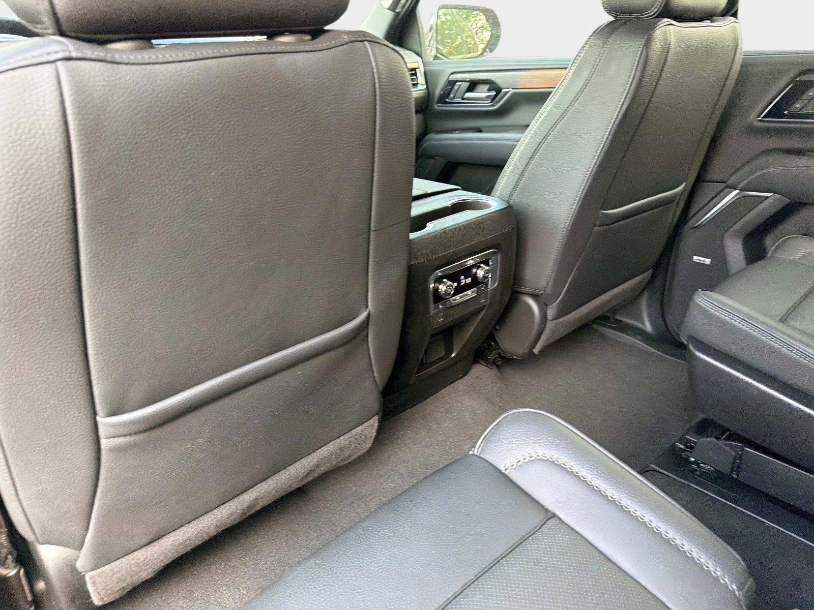 Used 2025 GMC Yukon Denali w/ Sun & Power Step Package AWD/4WD image 34