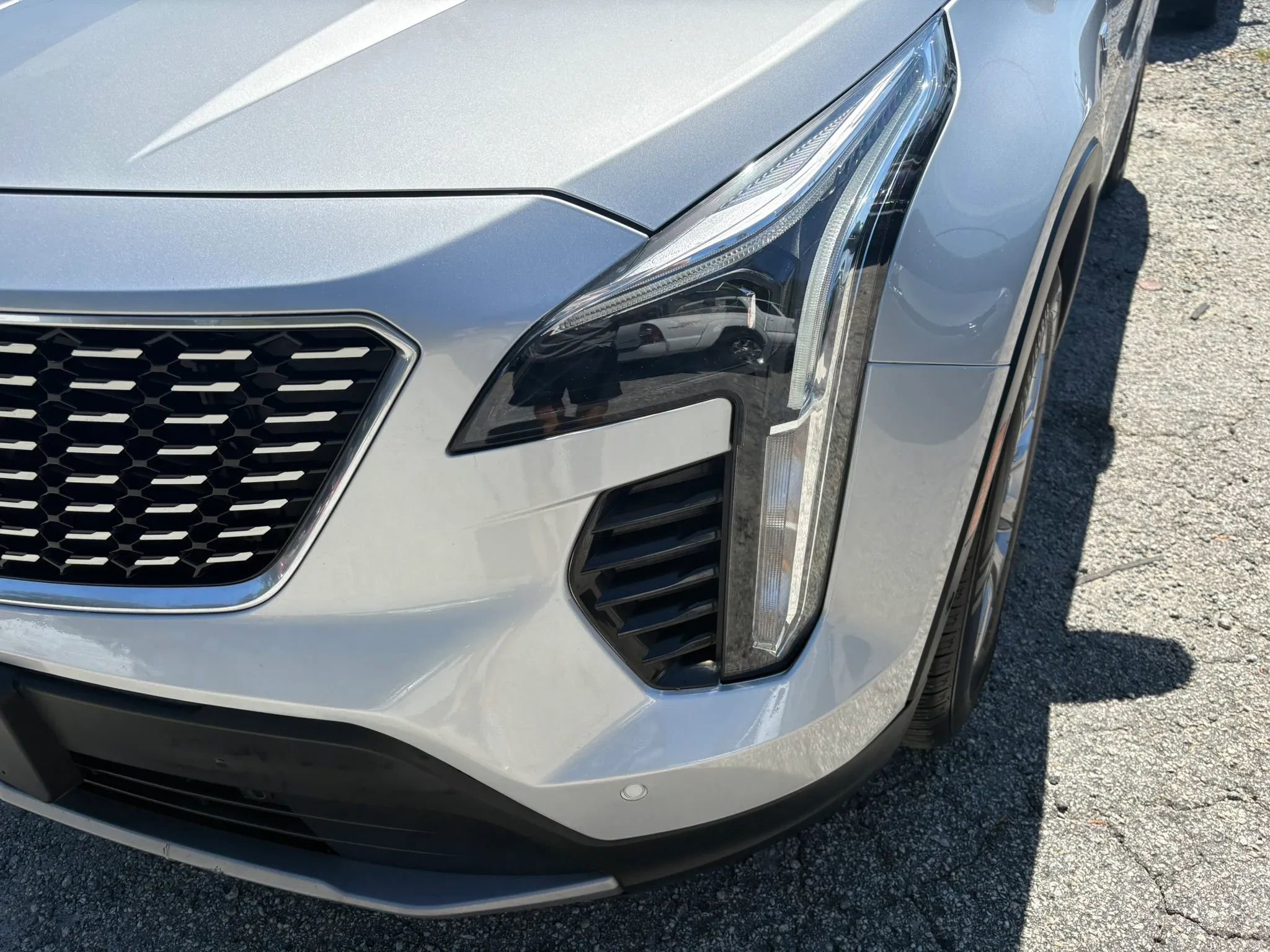 Used 2019 Cadillac XT4 Premium Luxury w/ Enhanced Visibility Package FWD image 10