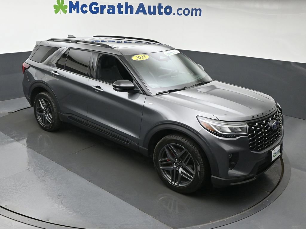 Used 2025 Ford Explorer ST-Line w/ Premium Package AWD/4WD image 3