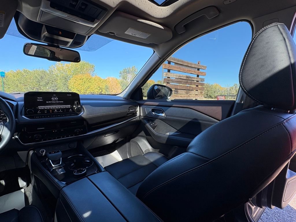 Used 2023 Nissan Rogue SL w/ SL Premium Package image 21