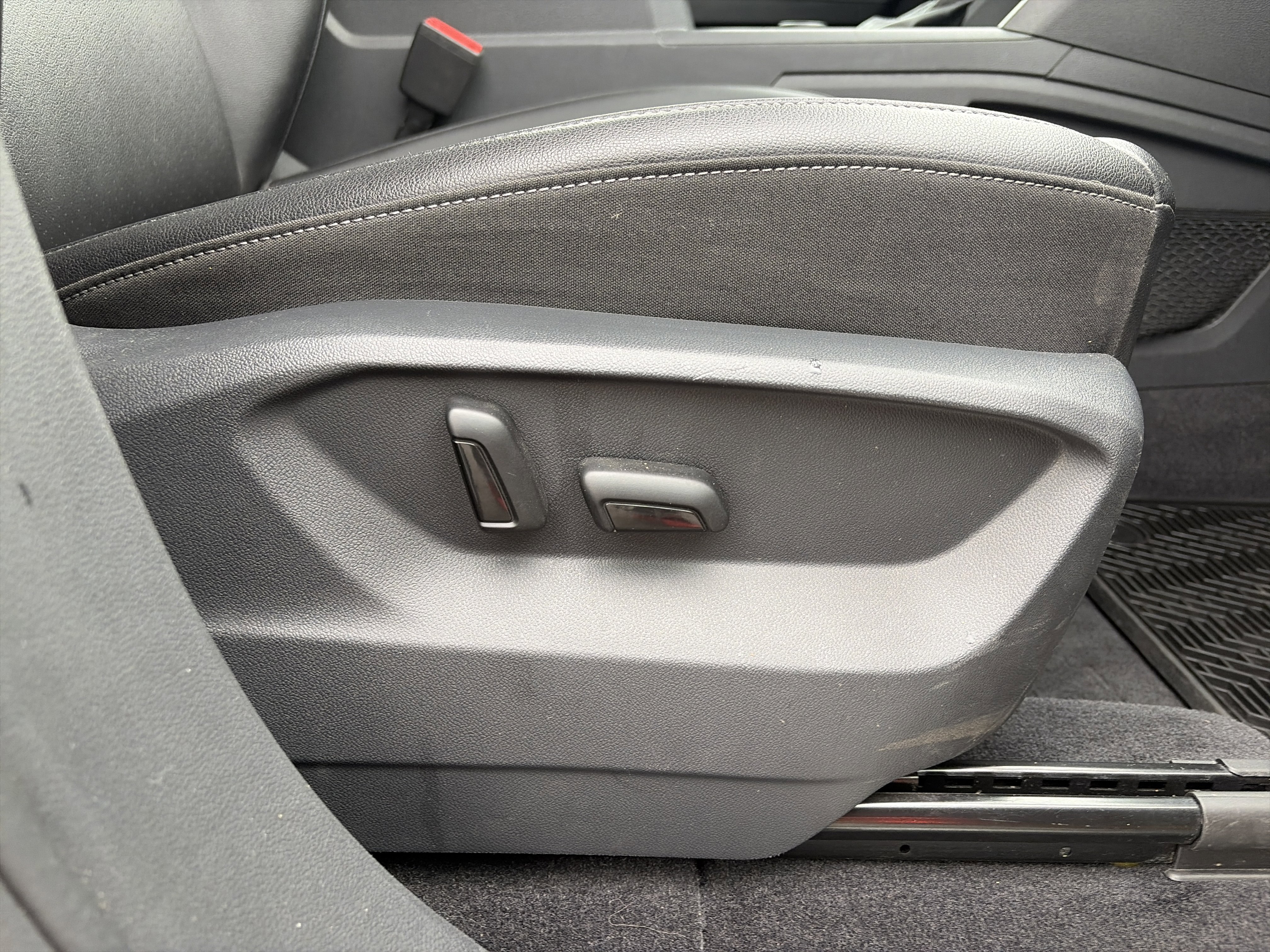 Used 2018 Volkswagen Atlas SEL image 28