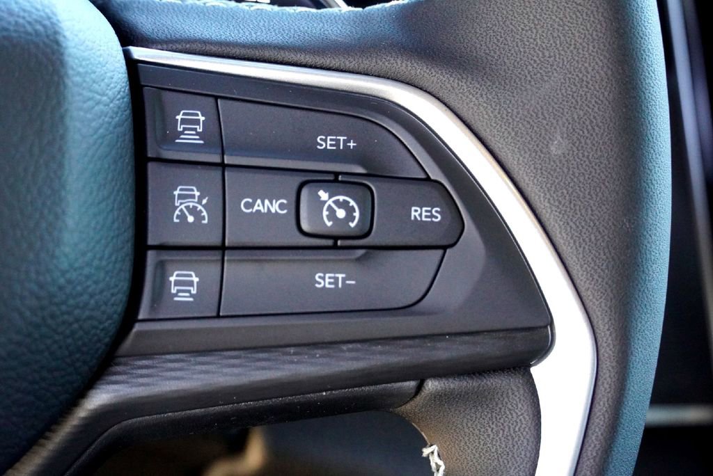 New 2025 Jeep Grand Cherokee L Altitude image 17