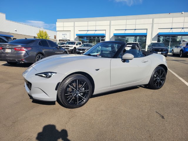 Used 2025 MAZDA MX-5 Miata Grand Touring w/ Weather Package RWD image 15