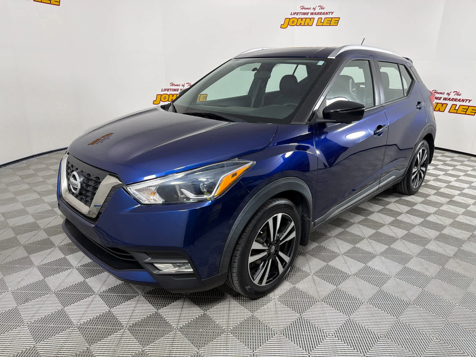 Used 2019 Nissan Kicks SR w/ SR Premium Package FWD image 1