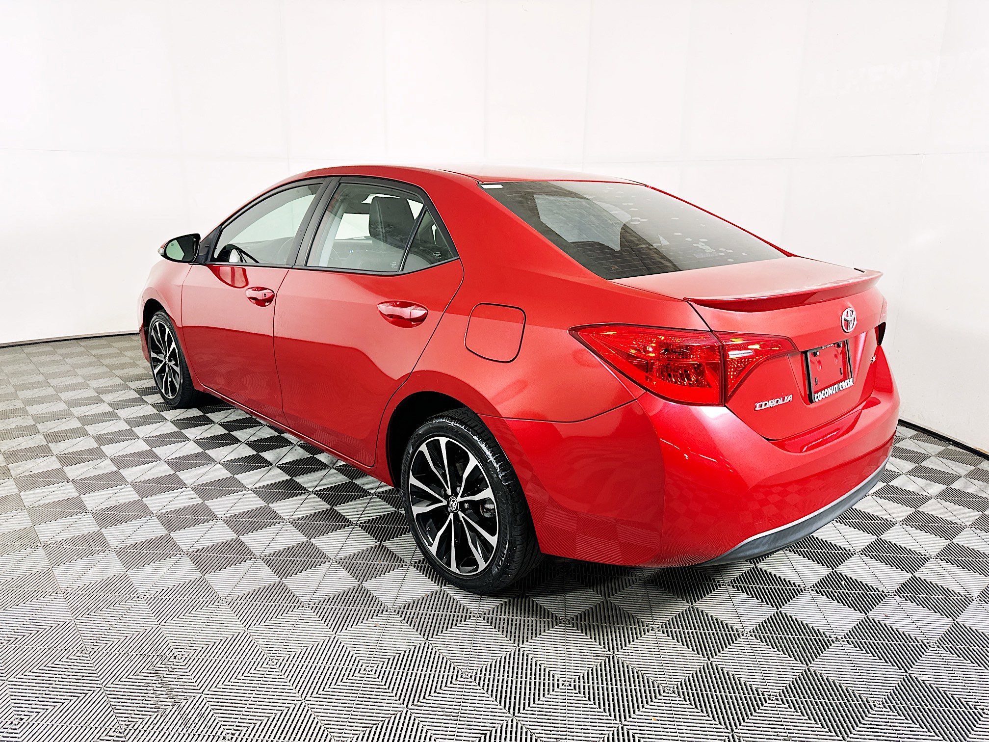 Used 2018 Toyota Corolla SE image 5