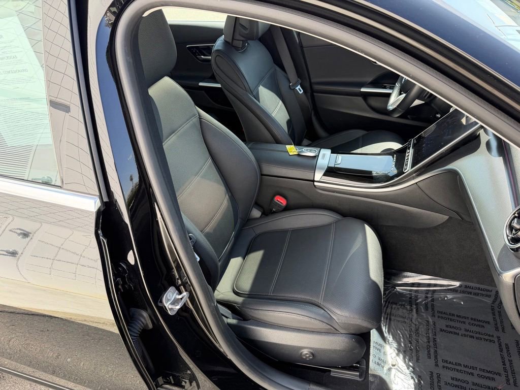 Used 2025 Mercedes-Benz C 300 Sedan image 16