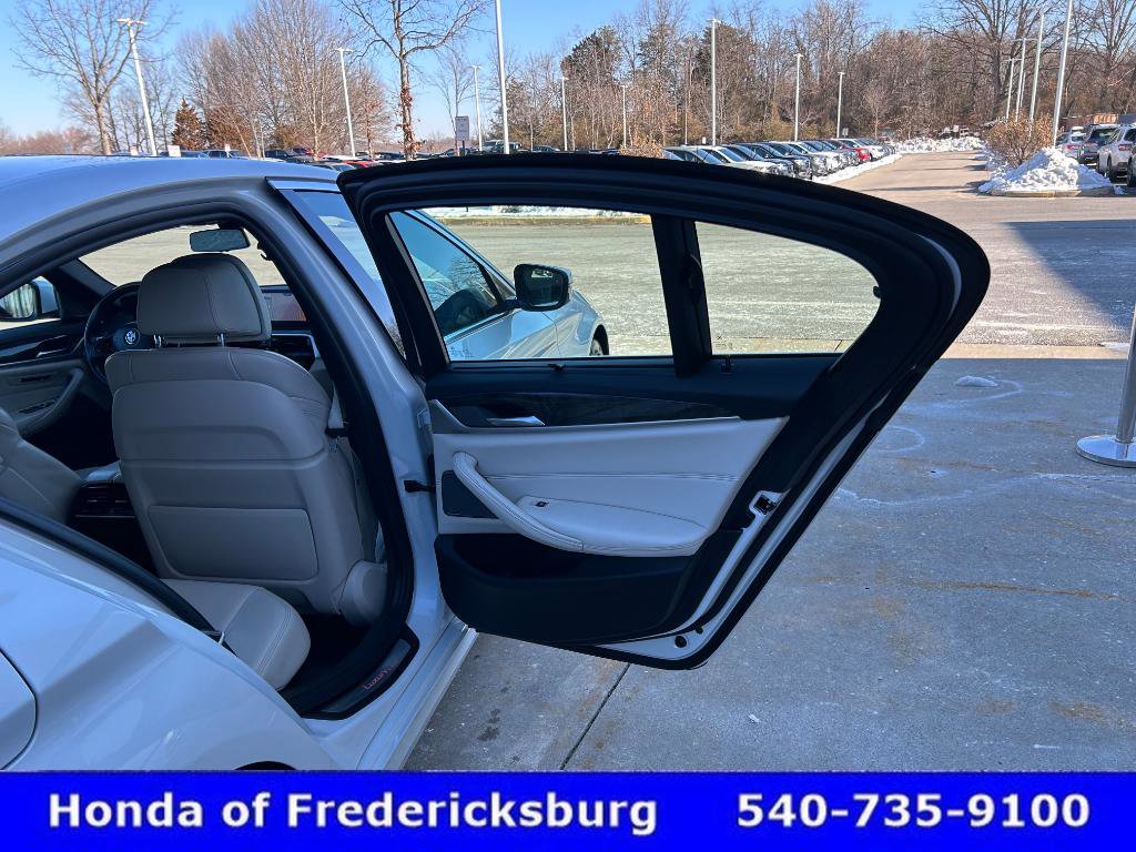 Used 2019 BMW 530i xDrive w/ Executive Package image 18