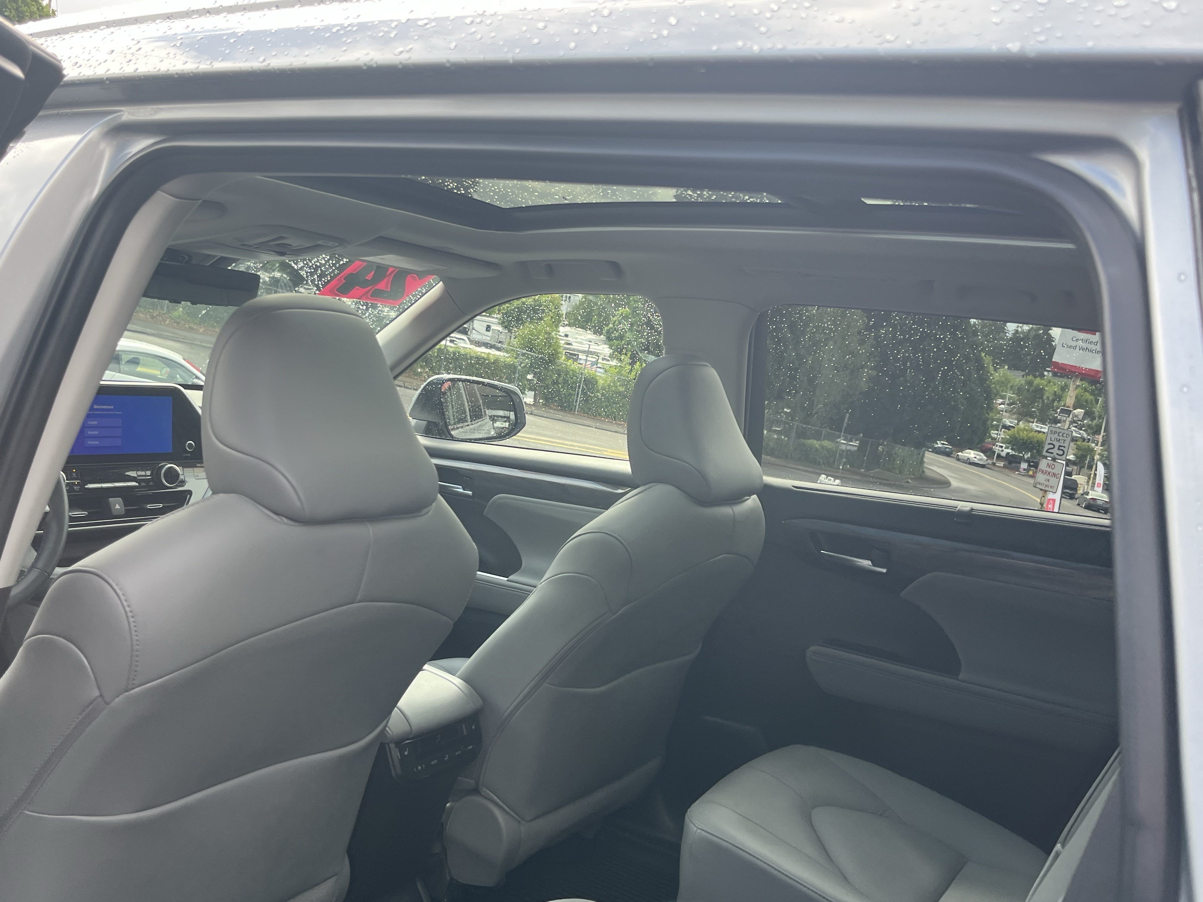 Used 2024 Toyota Highlander Platinum AWD/4WD image 15