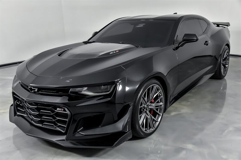 Used 2019 Chevrolet Camaro ZL1 RWD image 6