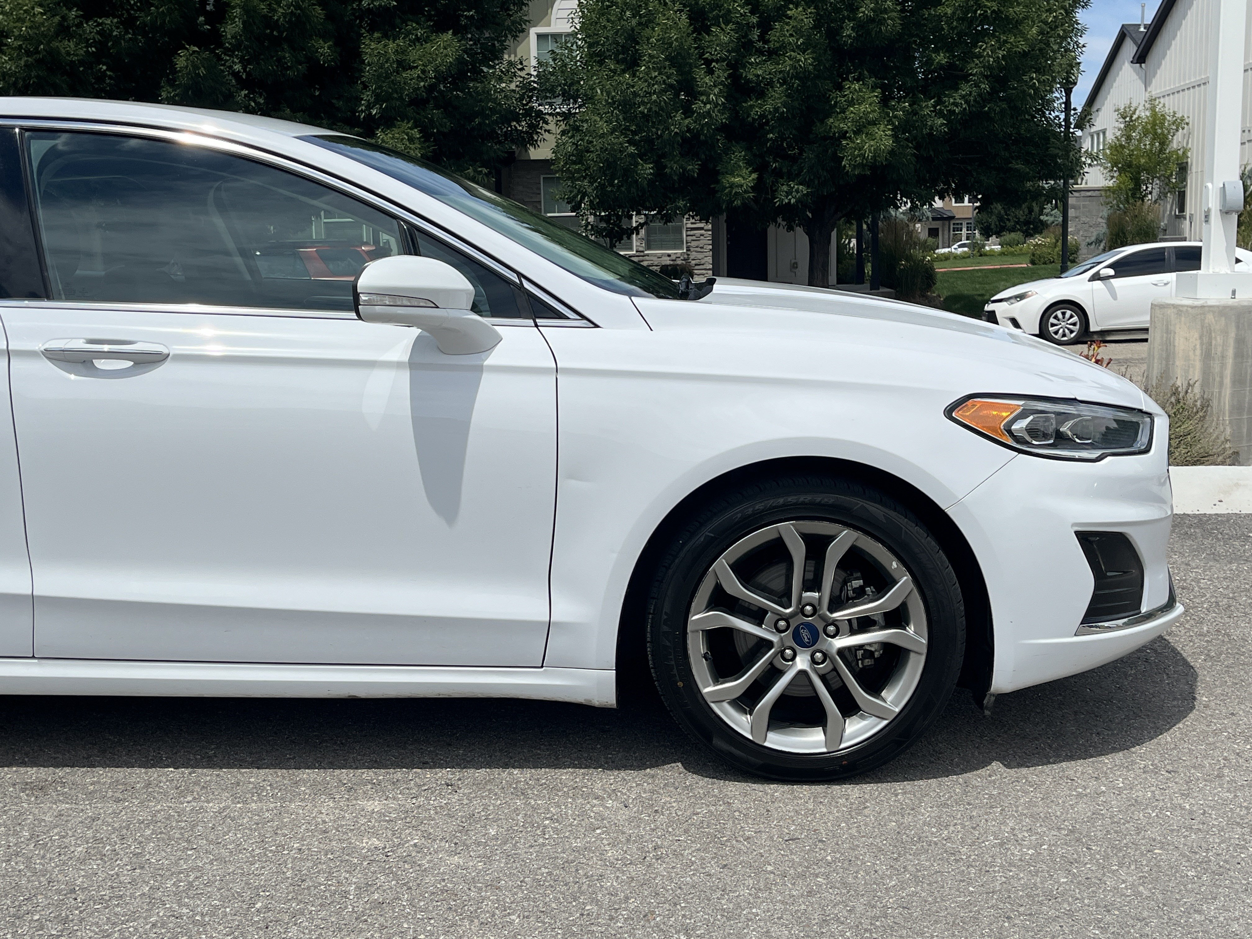 Used 2019 Ford Fusion SEL FWD image 8