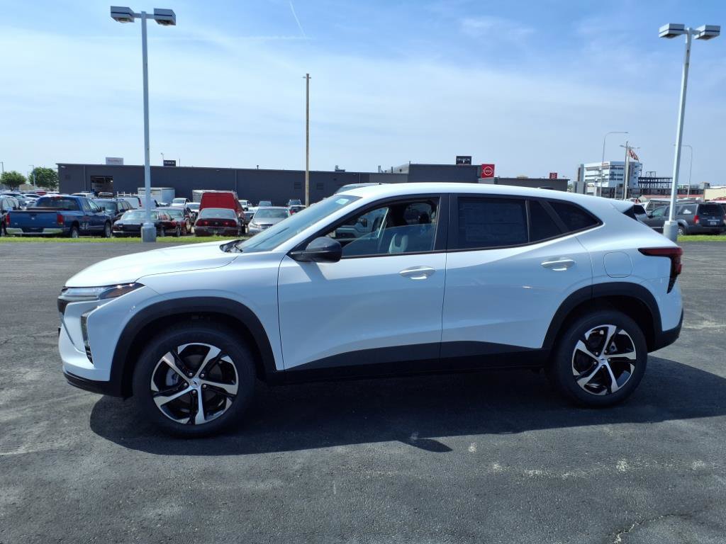 New 2025 Chevrolet Trax RS w/ Driver Confidence Package image 7