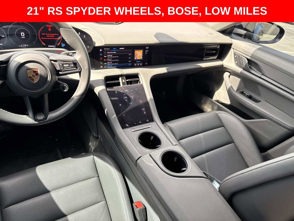 Used 2023 Porsche Taycan image 10