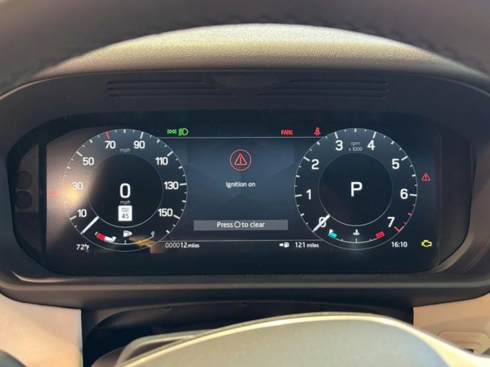 Certified 2024 Land Rover Discovery S image 30