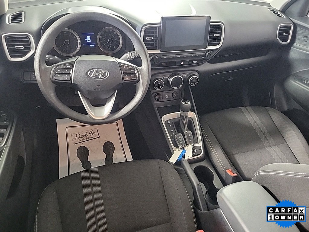 Used 2020 Hyundai Venue SEL image 2