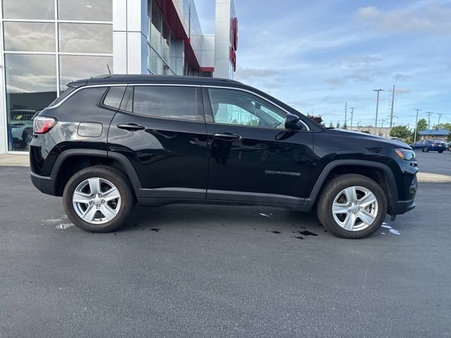 Used 2022 Jeep Compass Latitude AWD/4WD image 8