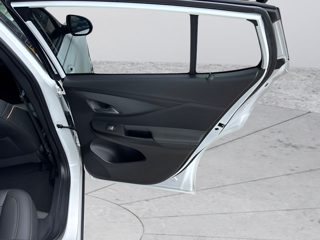 Used 2025 Buick Envista Avenir FWD image 43