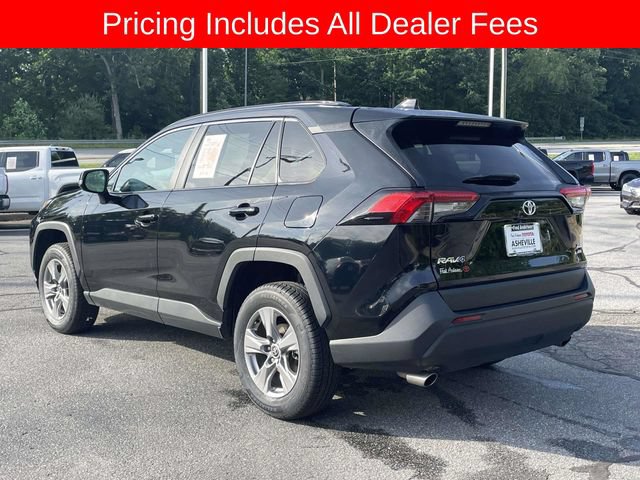 Used 2024 Toyota RAV4 XLE AWD/4WD image 3