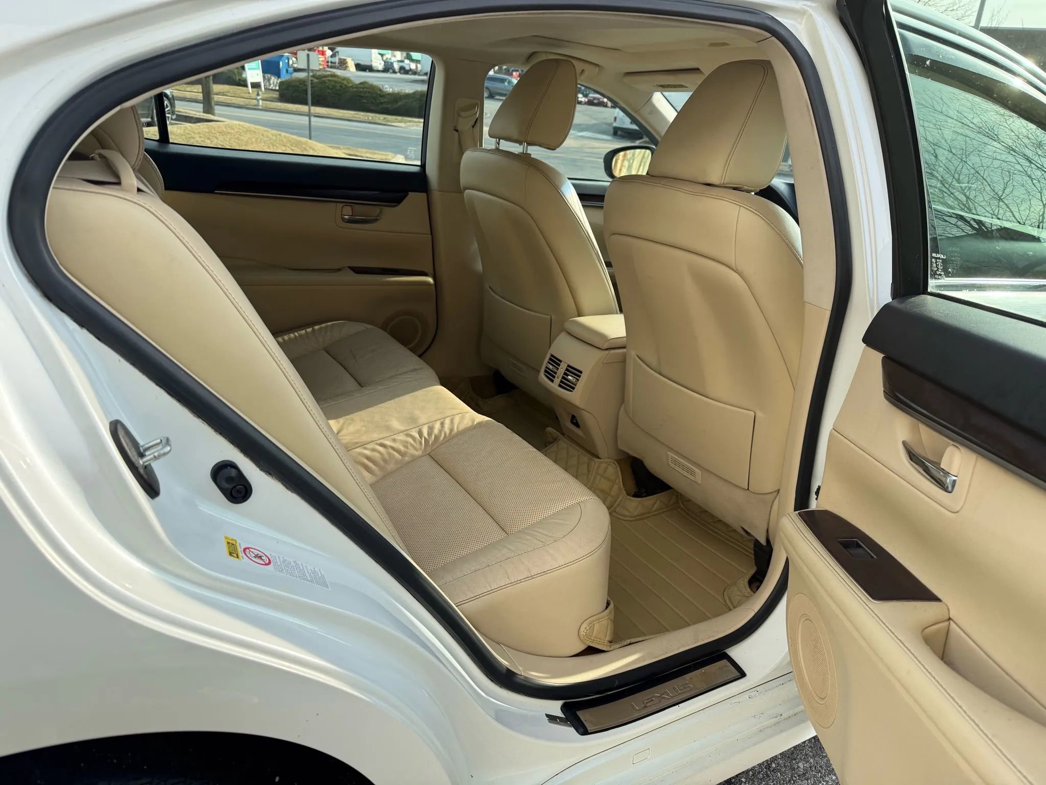 Used 2013 Lexus ES 350 w/ Luxury Pkg image 18