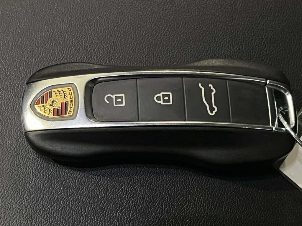 Certified 2023 Porsche Cayenne Turbo AWD/4WD image 45