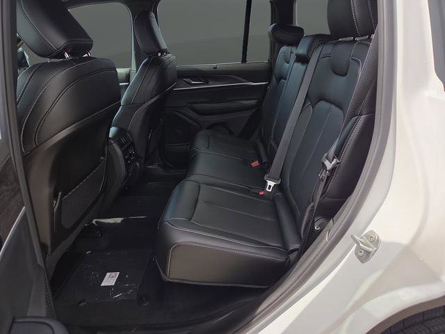 New 2025 Jeep Grand Cherokee Limited w/ Luxury Tech Group II image 34