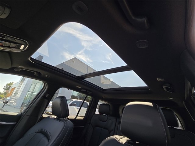 New 2025 Jeep Grand Cherokee Limited image 9