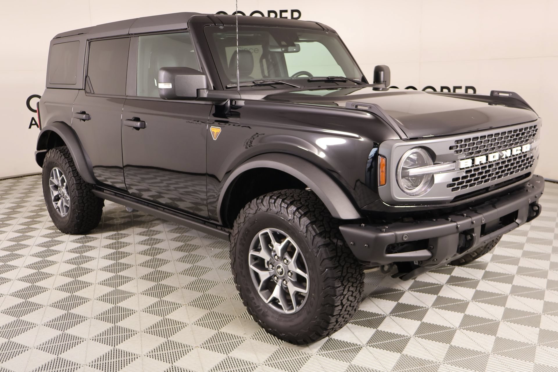 Used 2024 Ford Bronco Badlands AWD/4WD image 1