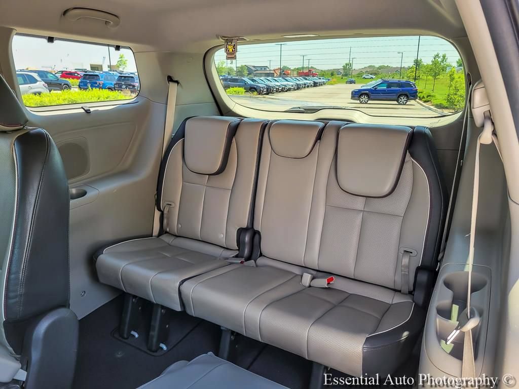 Used 2016 Kia Sedona EX FWD image 11
