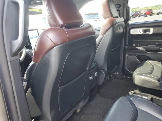 Used 2020 Ford Explorer Platinum w/ Premium Technology Package AWD/4WD image 14