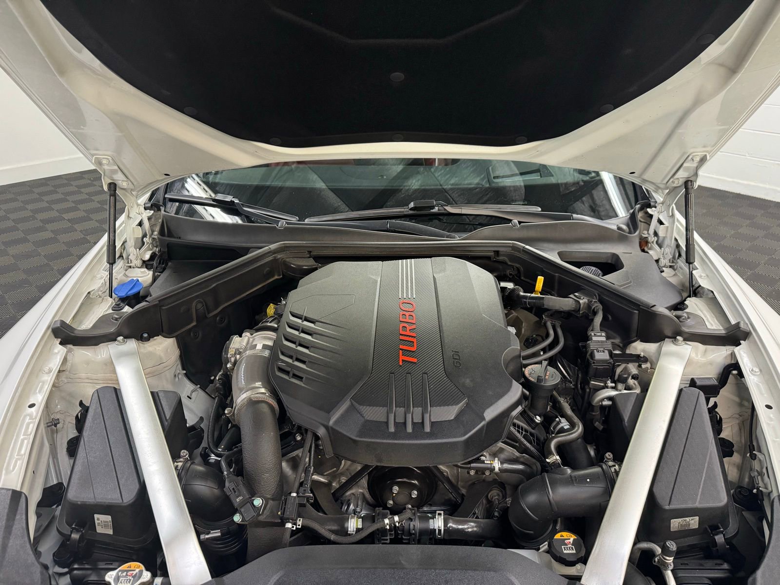 Used 2020 Kia Stinger GT2 image 9