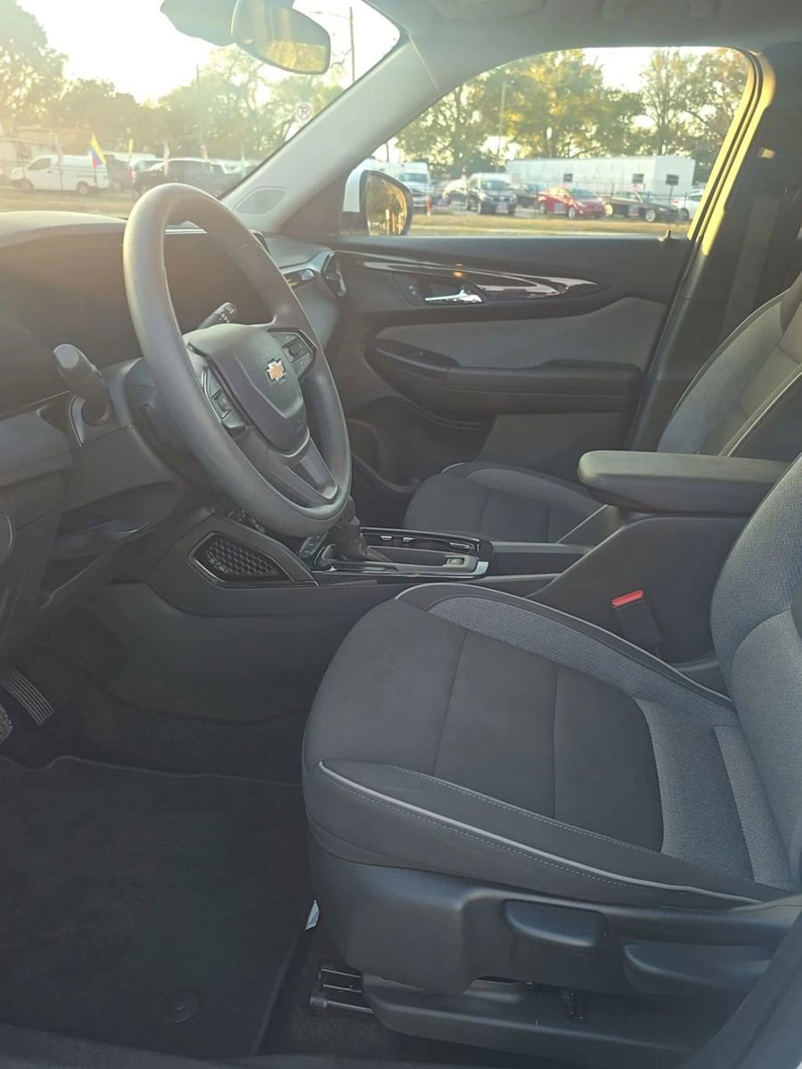 Used 2025 Chevrolet TrailBlazer LT image 12