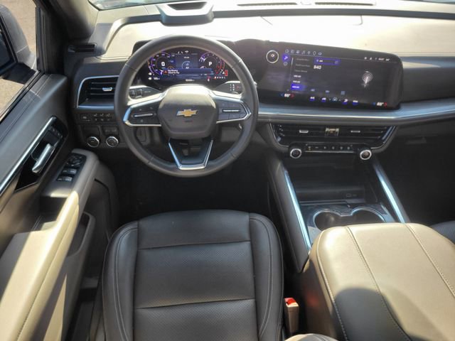 Used 2025 Chevrolet Suburban LS image 12