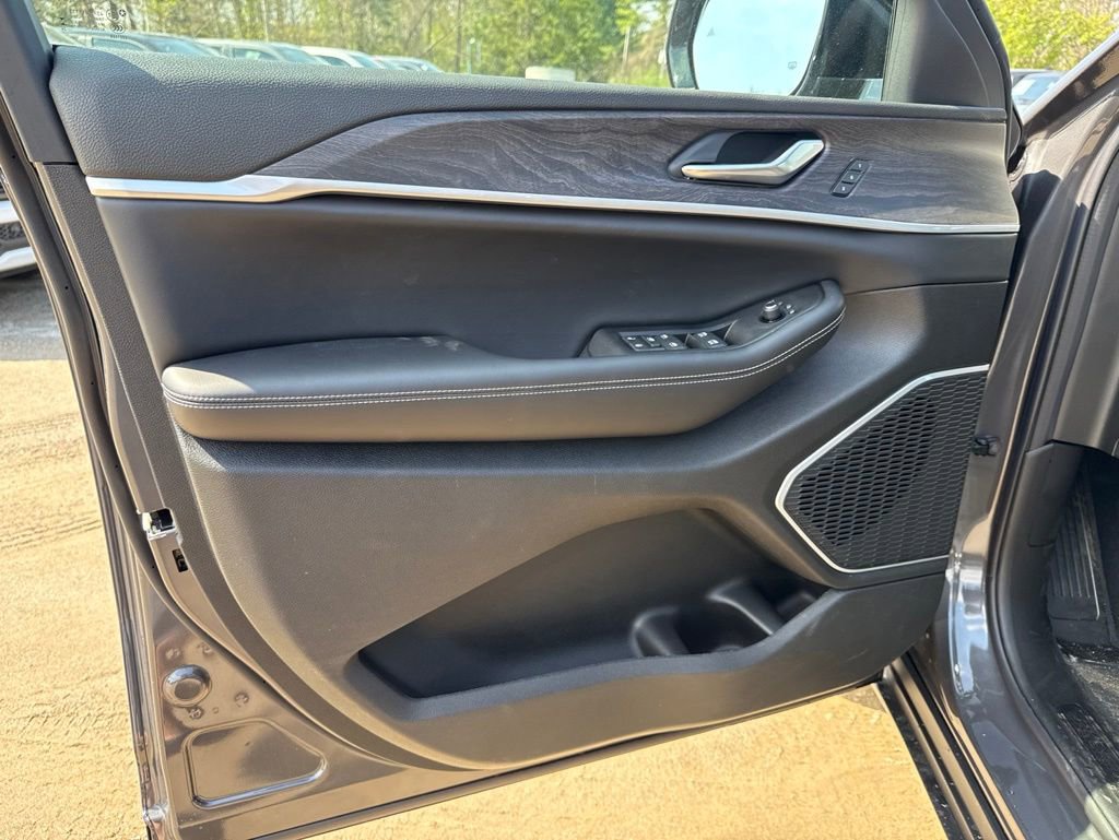 New 2026 Jeep Grand Cherokee L Limited AWD/4WD image 20
