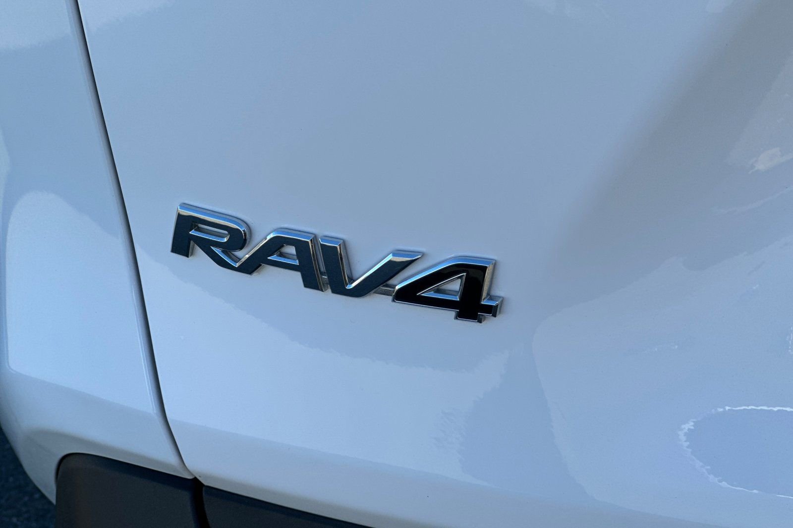 Used 2024 Toyota RAV4 XLE w/ Weather Package image 21