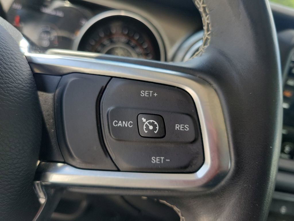 Used 2018 Jeep Wrangler Unlimited Sahara AWD/4WD image 20