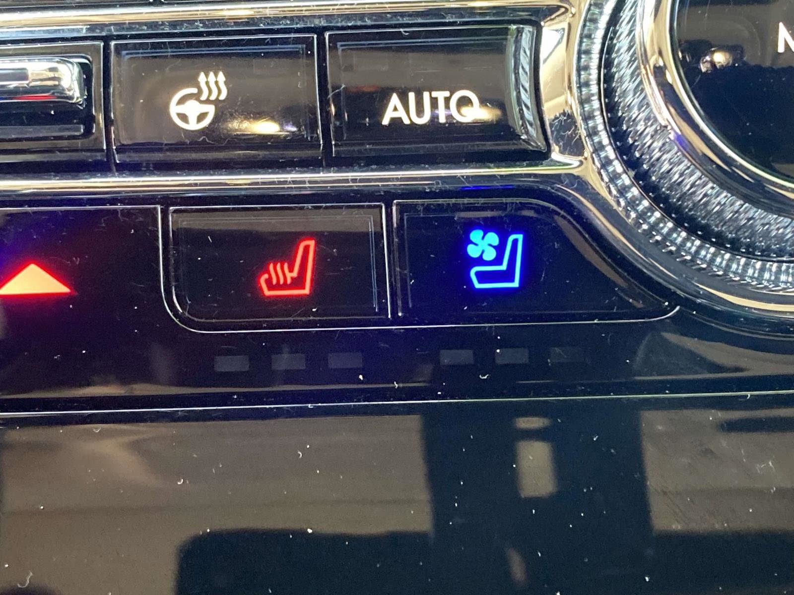 Certified 2022 Lincoln Corsair FWD w/ Premium Package image 25