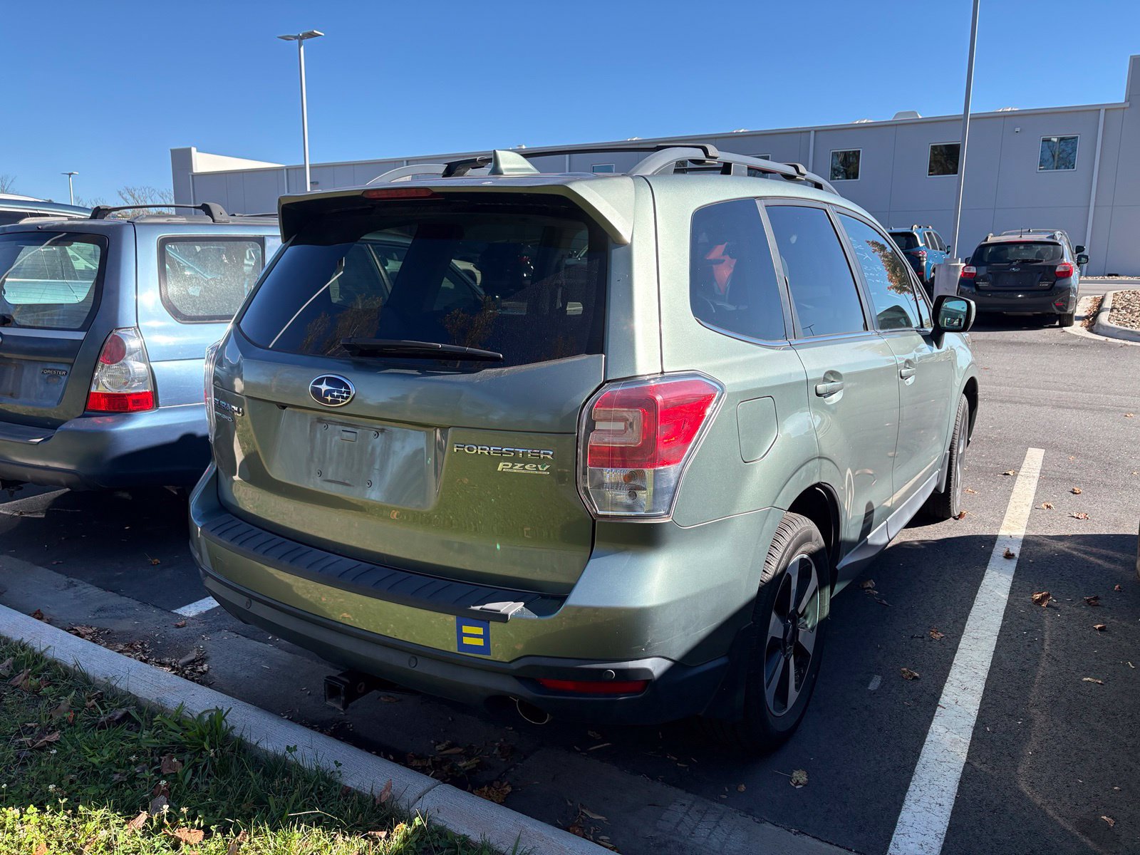 Used 2017 Subaru Forester 2.5i Limited AWD/4WD image 6