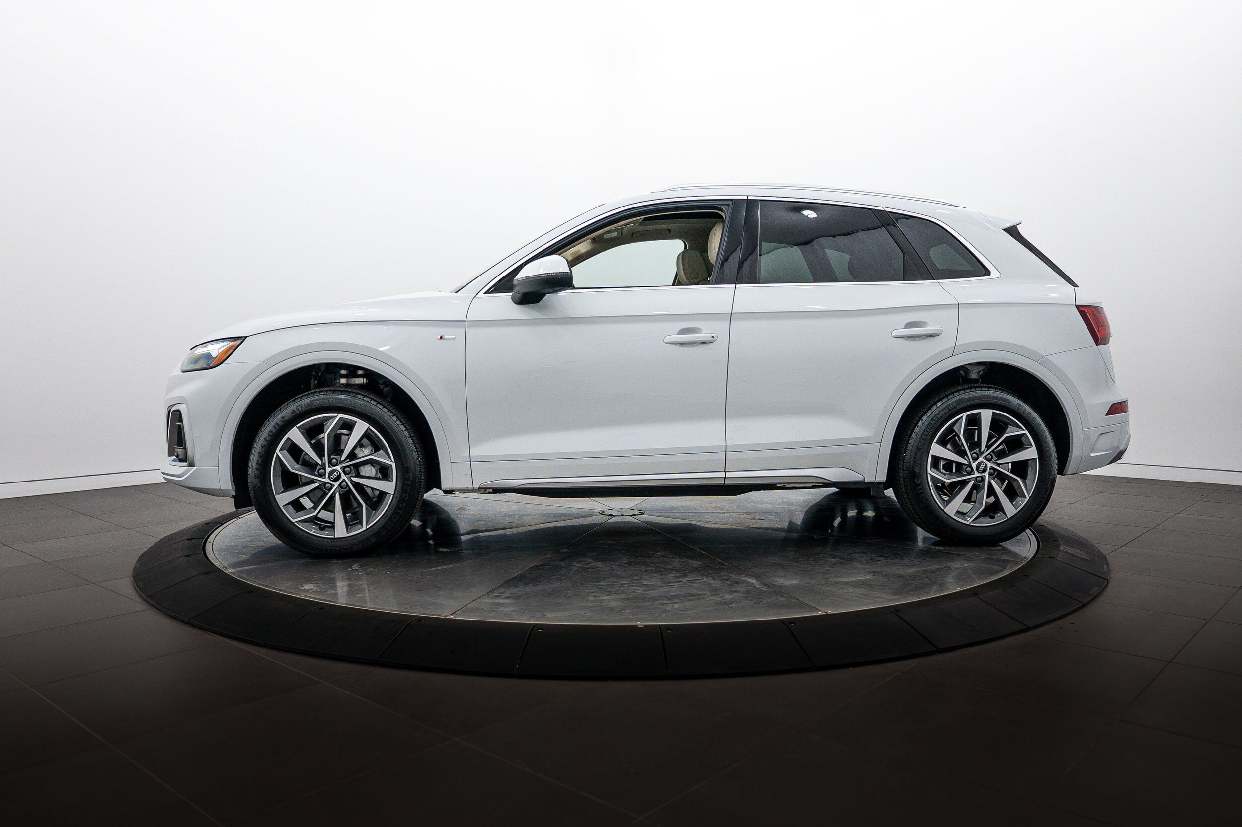 Certified 2024 Audi Q5 2.0T Premium Plus AWD/4WD image 6
