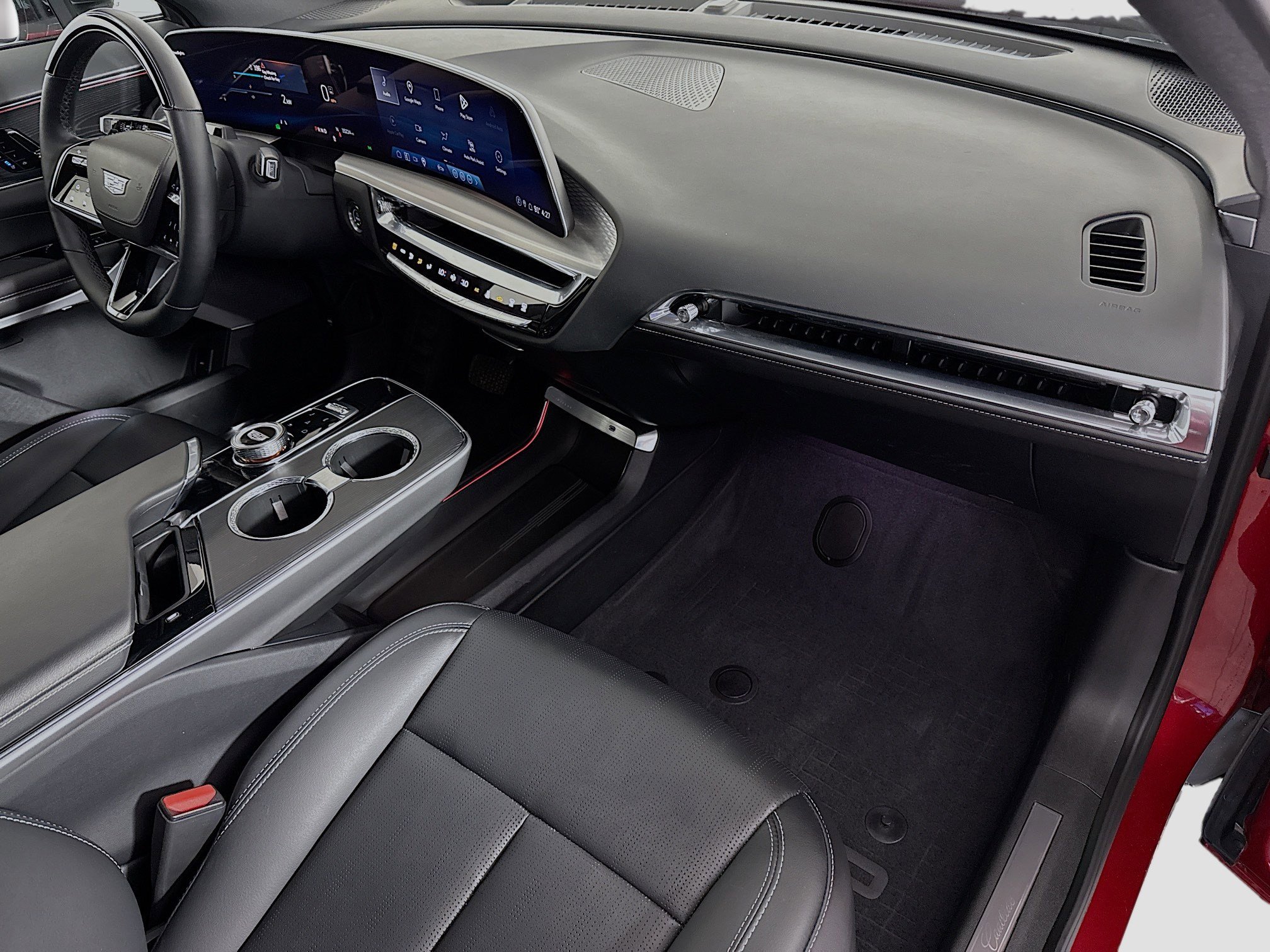 Used 2024 Cadillac Lyriq Luxury w/ LPO, Floor Liner Package AWD/4WD image 30