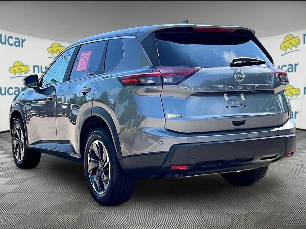 Certified 2026 Nissan Rogue SV AWD/4WD image 4