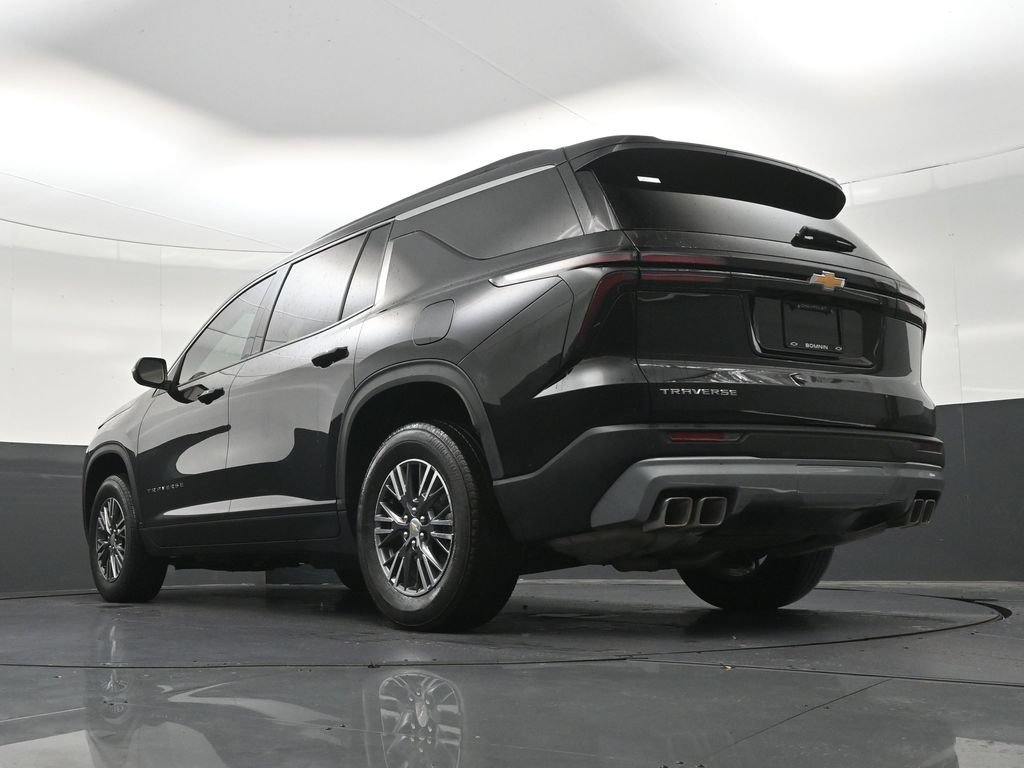 Used 2026 Chevrolet Traverse LT FWD image 28
