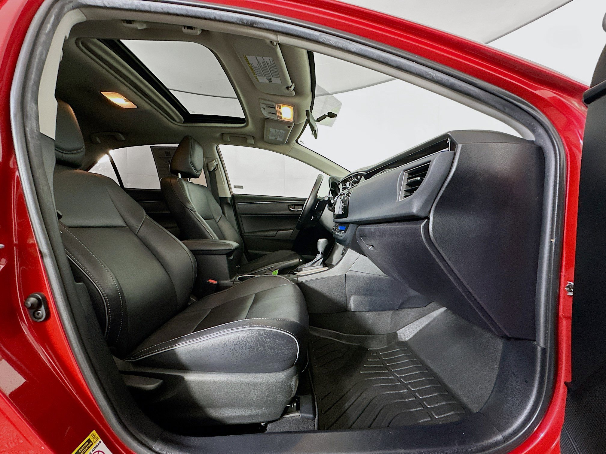 Used 2015 Toyota Corolla S Premium FWD image 31