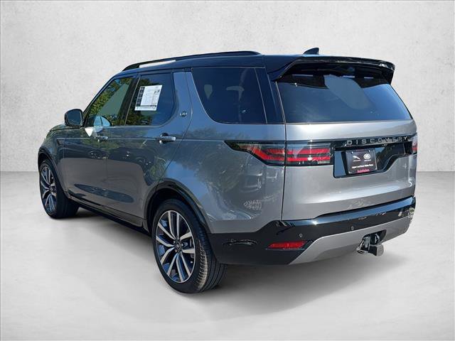 Certified 2024 Land Rover Discovery Dynamic SE image 7