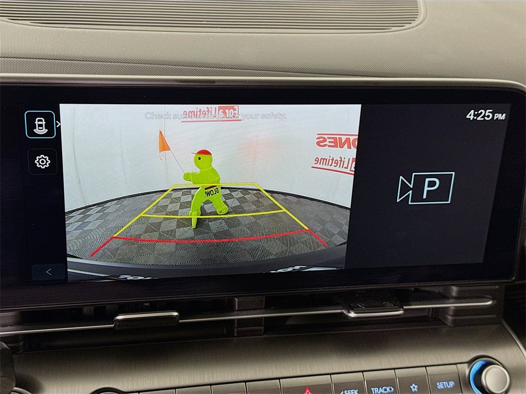 Certified 2025 Hyundai Kona SE image 7