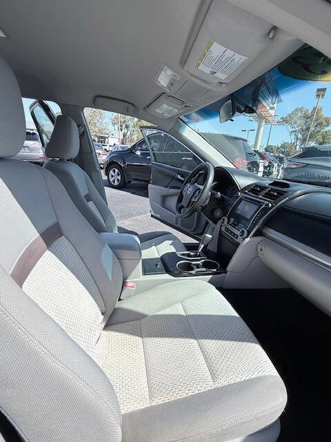 Used 2013 Toyota Camry LE image 14