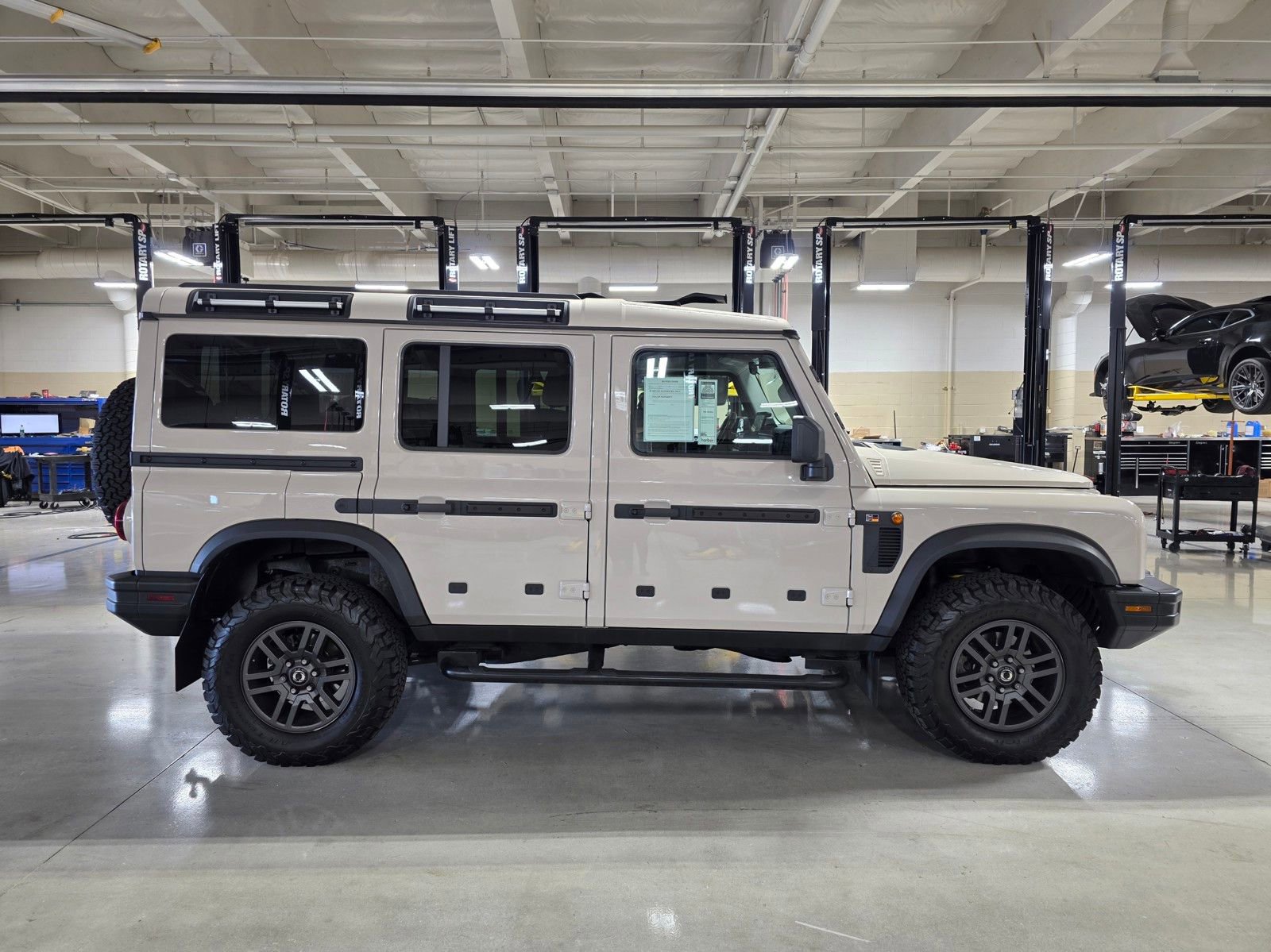 Used 2024 INEOS Grenadier Fieldmaster Edition image 8