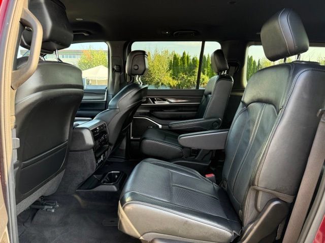Used 2024 Jeep Wagoneer Series II AWD/4WD image 17