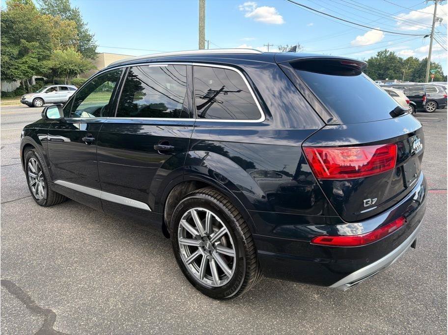 Used 2017 Audi Q7 3.0T Prestige w/ Prestige Package AWD/4WD image 4